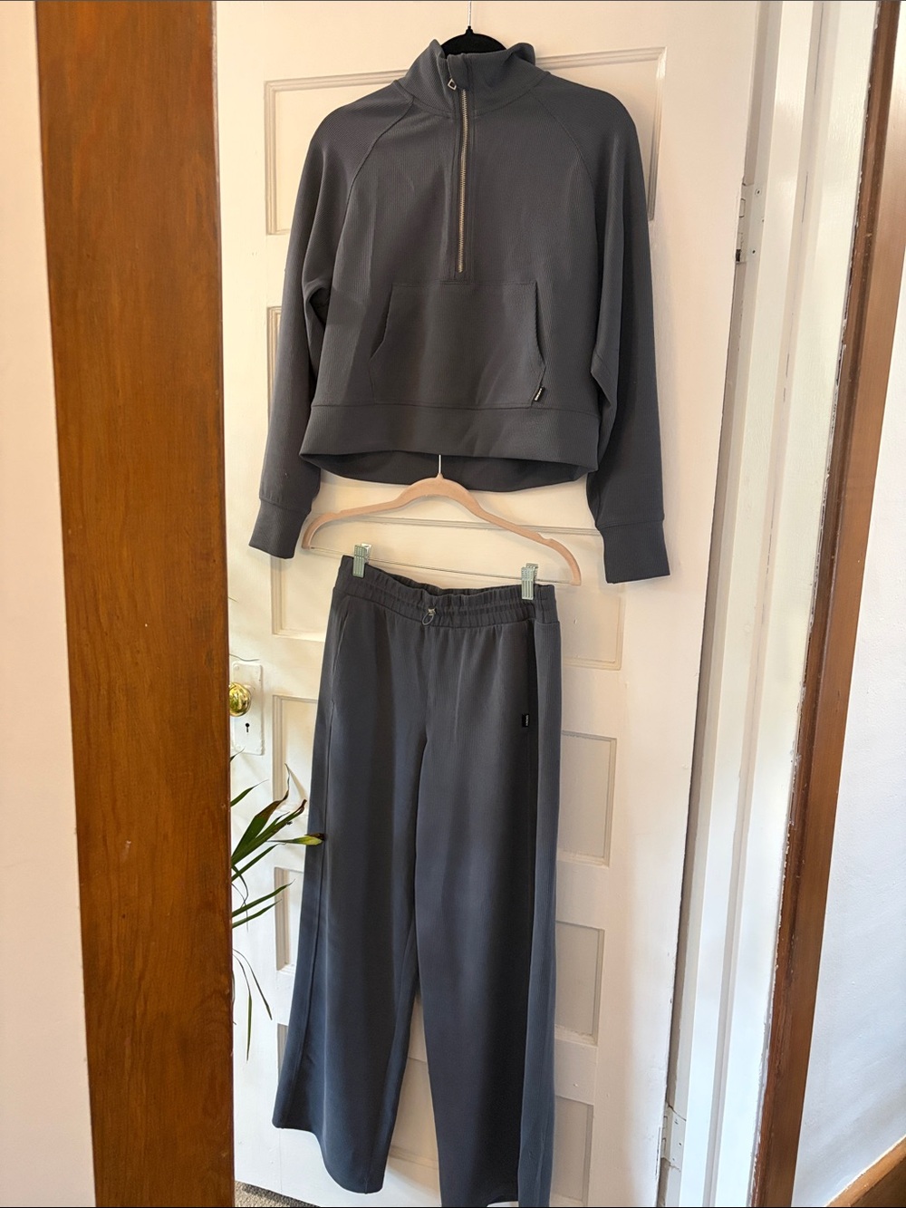 Wide-Leg Lounge Set in Dark Gray - Relaxed Half-Zip Top & mid-waist Trousers